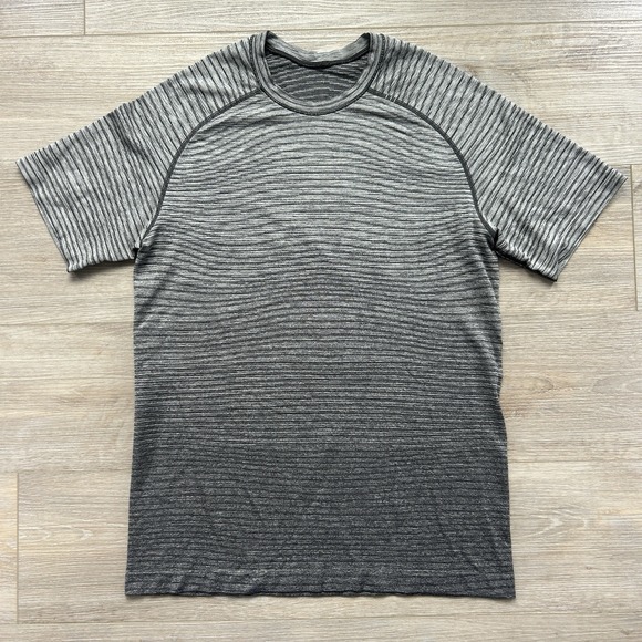 lululemon athletica Other - Lululemon Men's Small Metal Vent Tech Shirt Grey Black Ombre Stripe Short Sleeve
